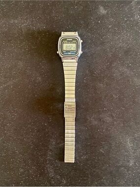 Casio Women's LA670WA-1 Daily Alarm Digital Watch
